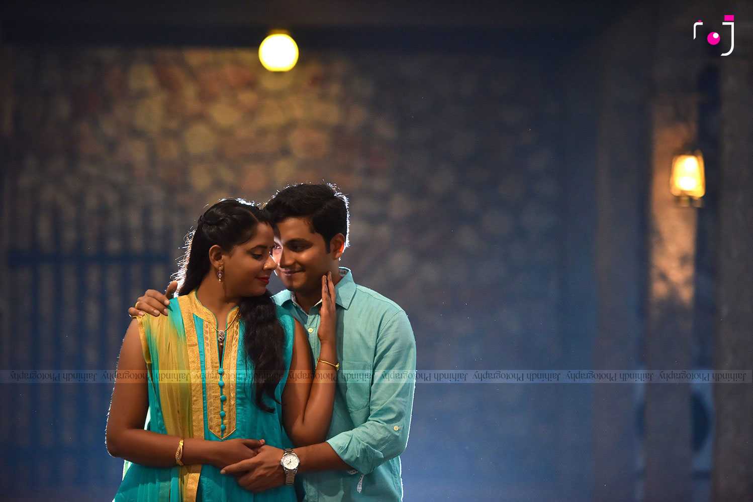 Tamil-bridal-photoshoot-poses-in-saree | WedAbout