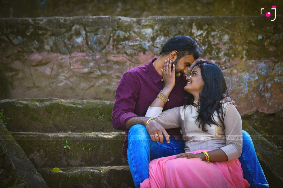 Post Wedding Photography In Kodaikanal, Pre Wedding Photography In Kodaikanal, Outdoor Photography In Kodaikanal, Outdoor Photoshoot In Kodaikanal Post Wedding Photography Ideas, Wedding Couples Photos Poses Ideas, Pose Ideas Couples Photos In Kodaikanal