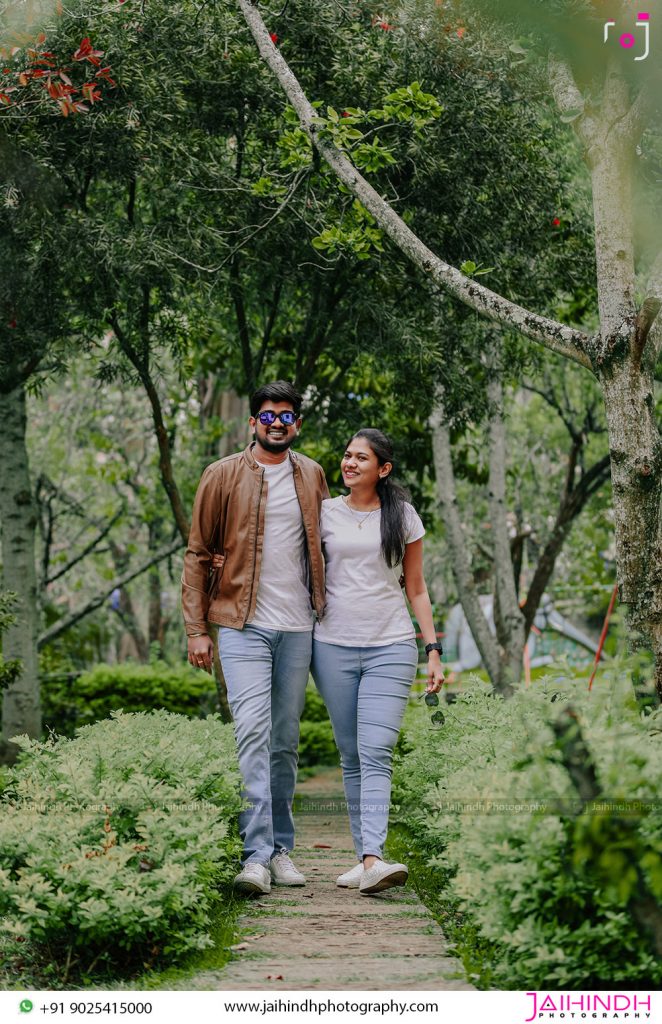 Couple shoot at Lodhi Garden • Pre-Wedding Photography • Wowdings