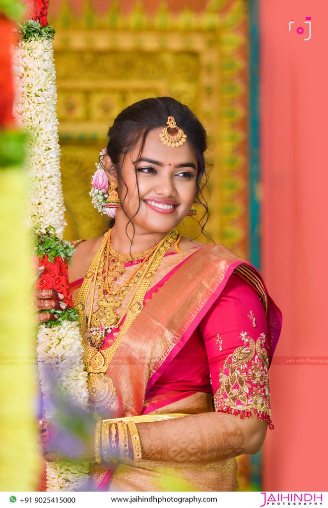 45+ Poses for South Indian Wedding Couples that YOU MUST SEE | Indian  wedding couple photography, Indian wedding couple, Indian wedding poses