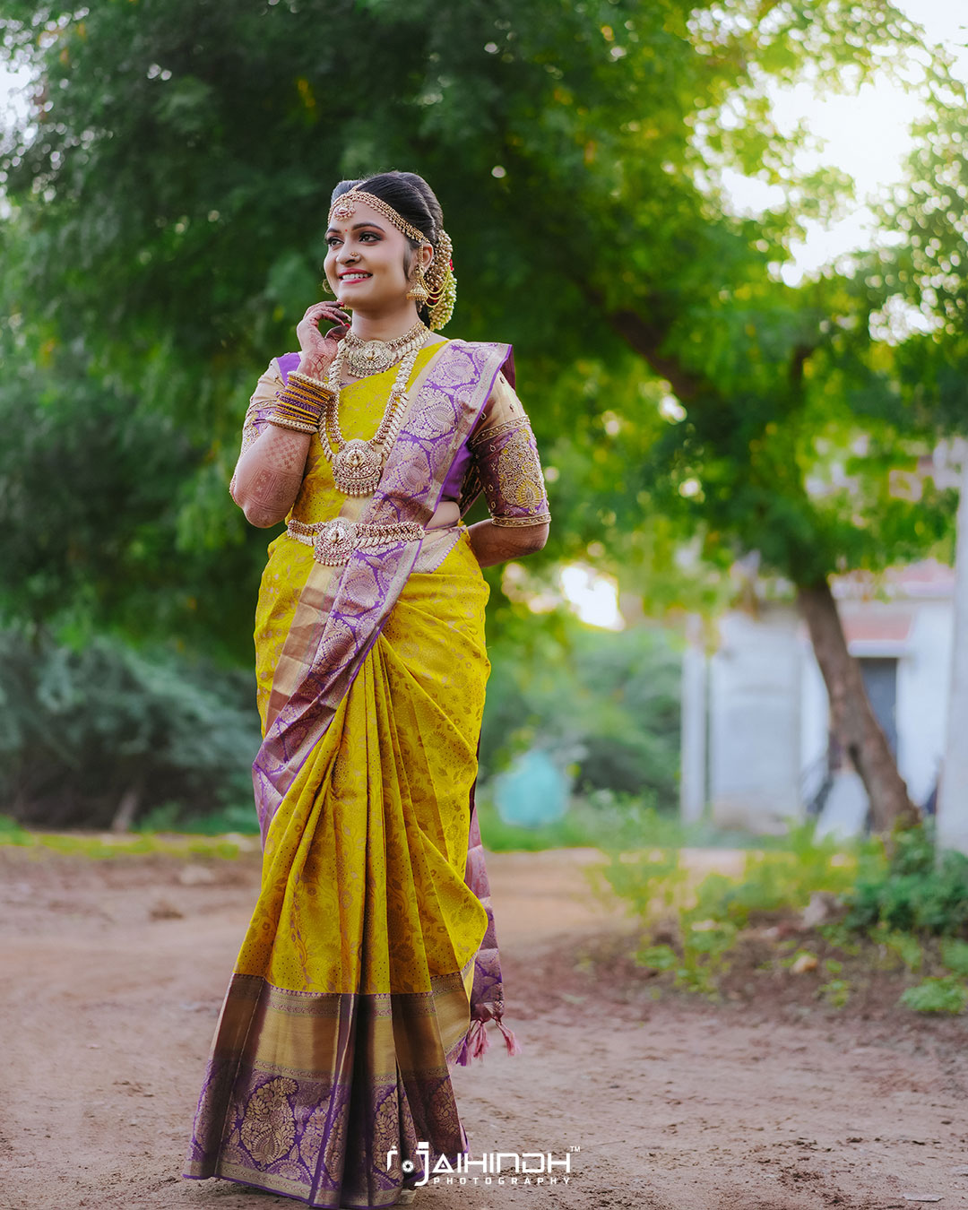 Wedding Poses For The Most Candid Couple Photography