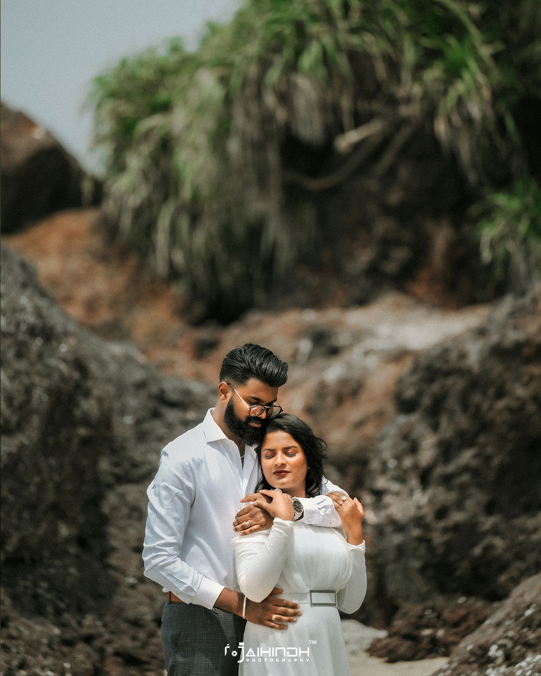 Modern couple goa hi-res stock photography and images - Alamy